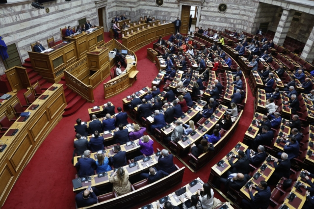 Τα πολιτικά κόμματα στηρίζουν τον αγώνα μας!